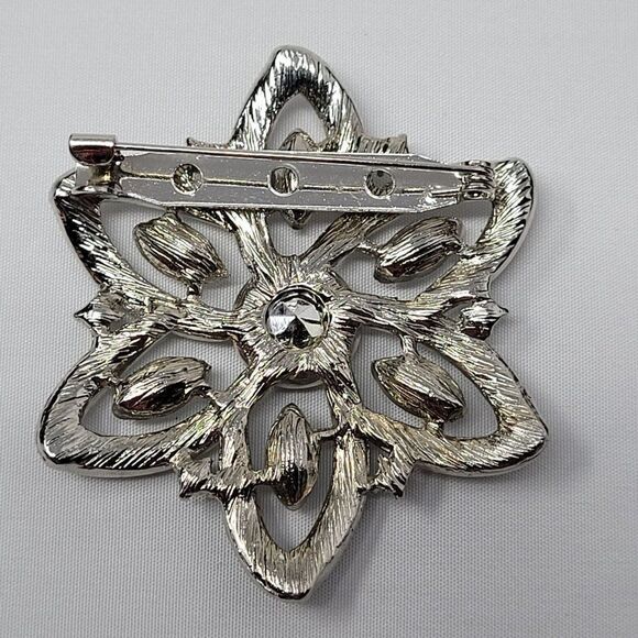 Brooch Pin Clear Rhinestone Flower Bloom Silver Tone Retro 60's Costume - Picture 3 of 6